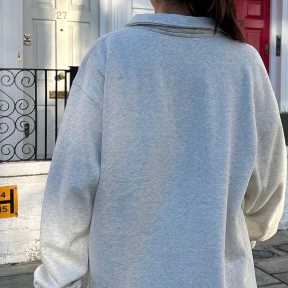 Brandy Melville Missy sweatshirt collared light grey approx size Large - Picture 3 of 11